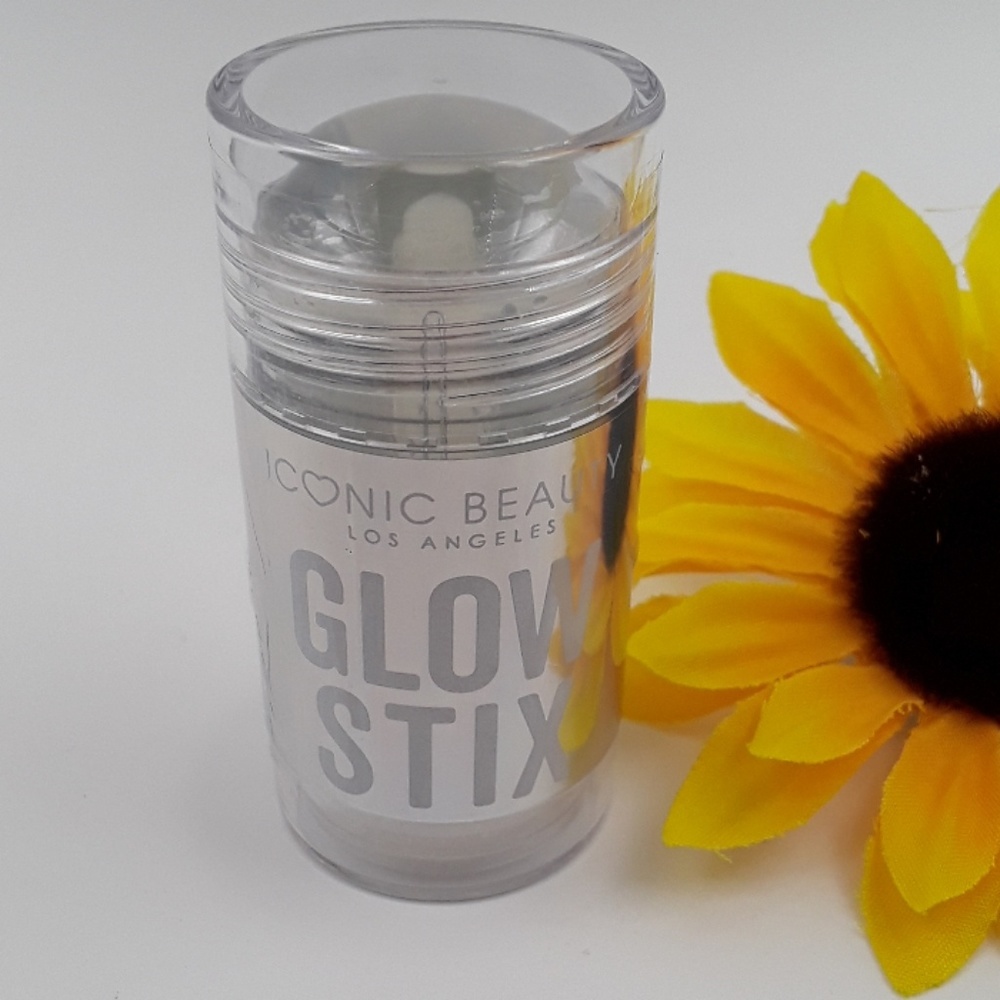 Iconic Beauty L.A Glow Stix.